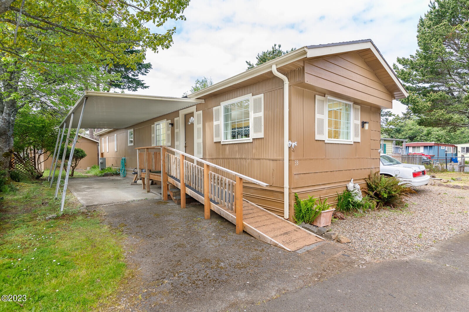 Property Photo:  4800 SE Inlet Ave Sp 33  OR 97367 