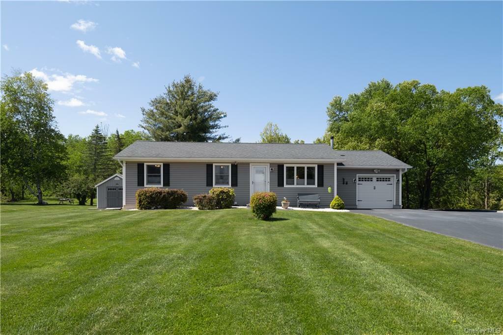 8 Sean Drive  Hopewell Junction NY 12533 photo