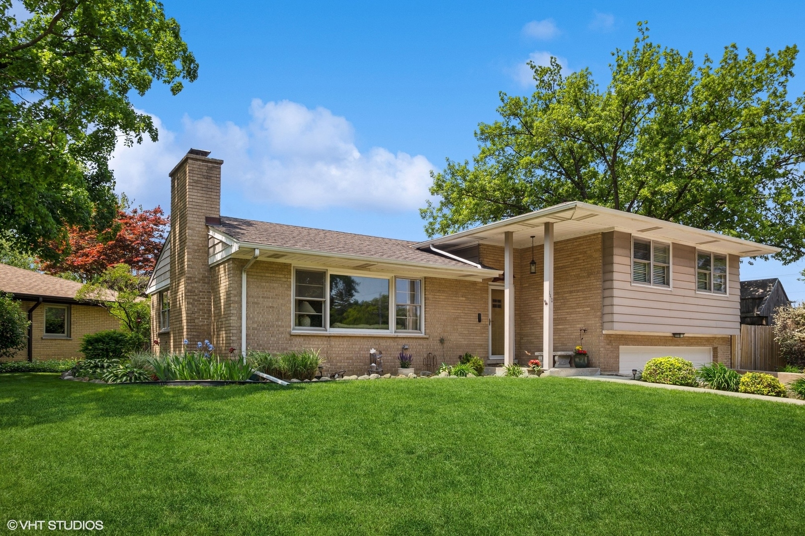 Property Photo: 140 Michael John Drive IL 60068