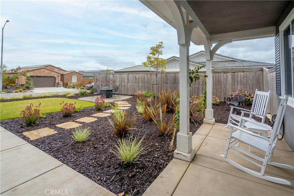 Property Photo:  1202 Grand Meadow Way  CA 93455 