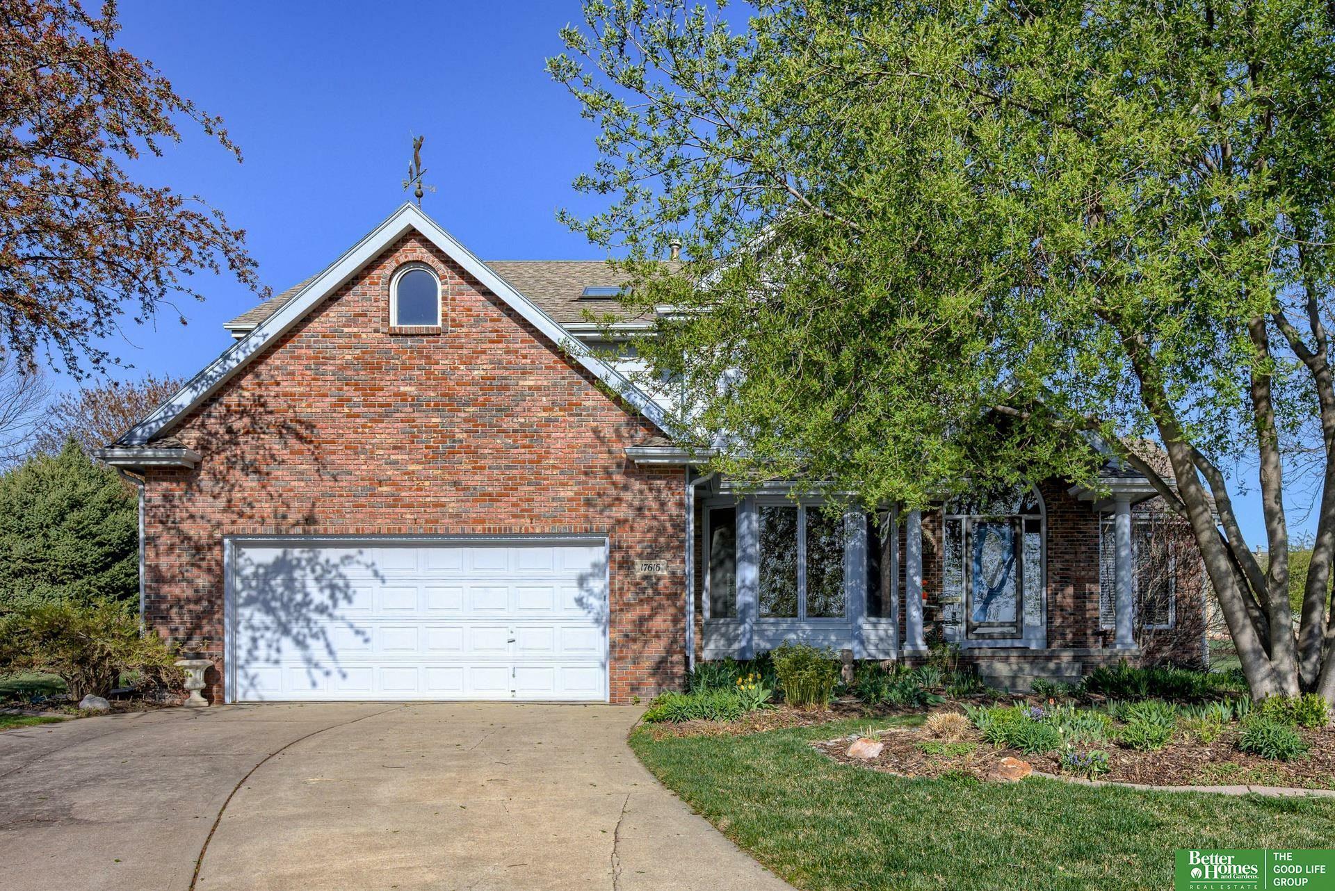 Property Photo: 17616 Ventana NE 68136