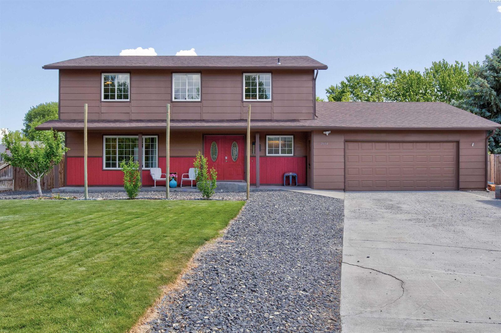 Property Photo: 2034 Sparrow Ct WA 99353