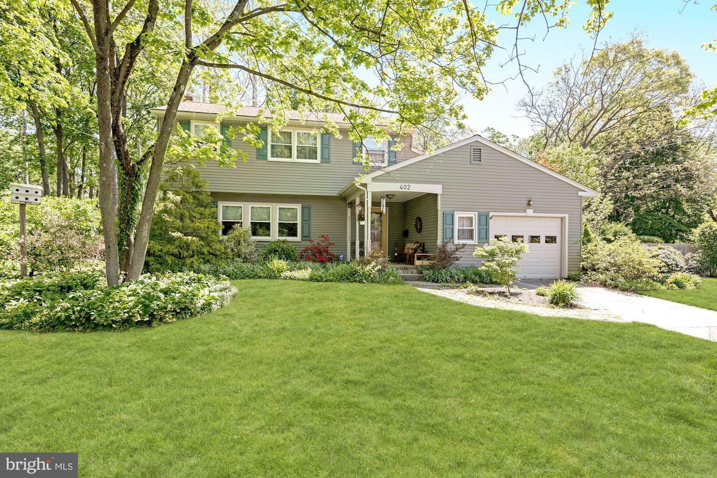 Property Photo:  402 Lenape Trail  NJ 08090 