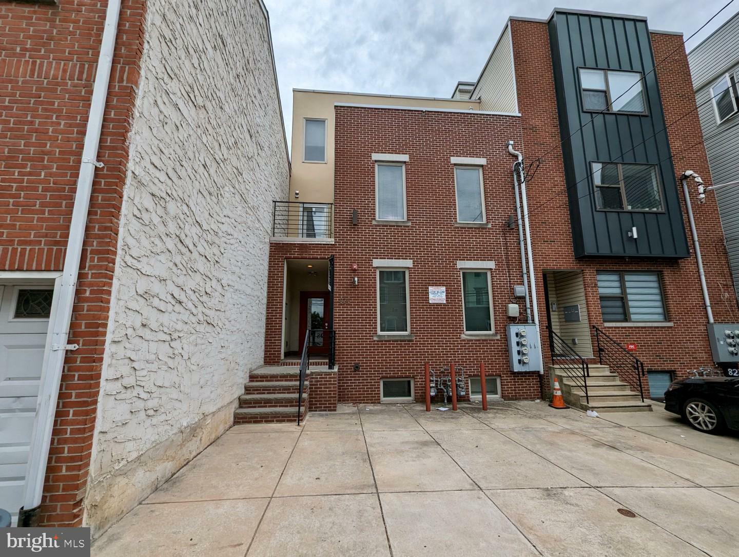 825 N 20th Street C  Philadelphia PA 19130 photo
