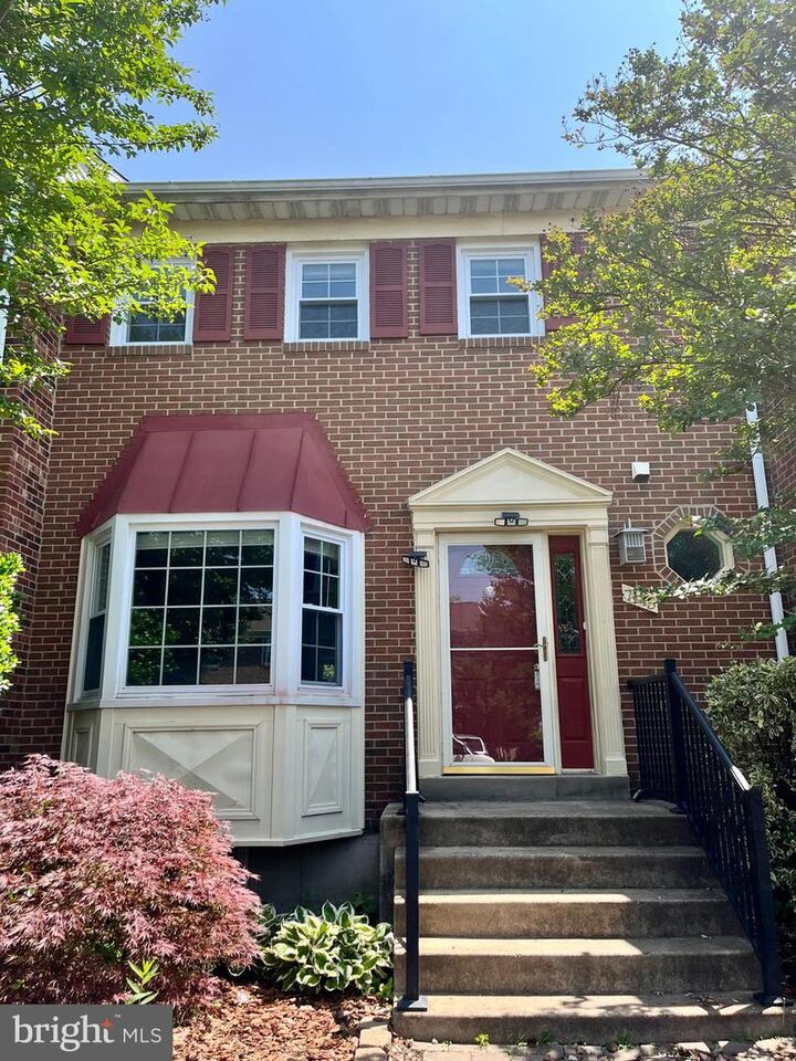 7145 Lake Cove Drive  Alexandria VA 22315 photo