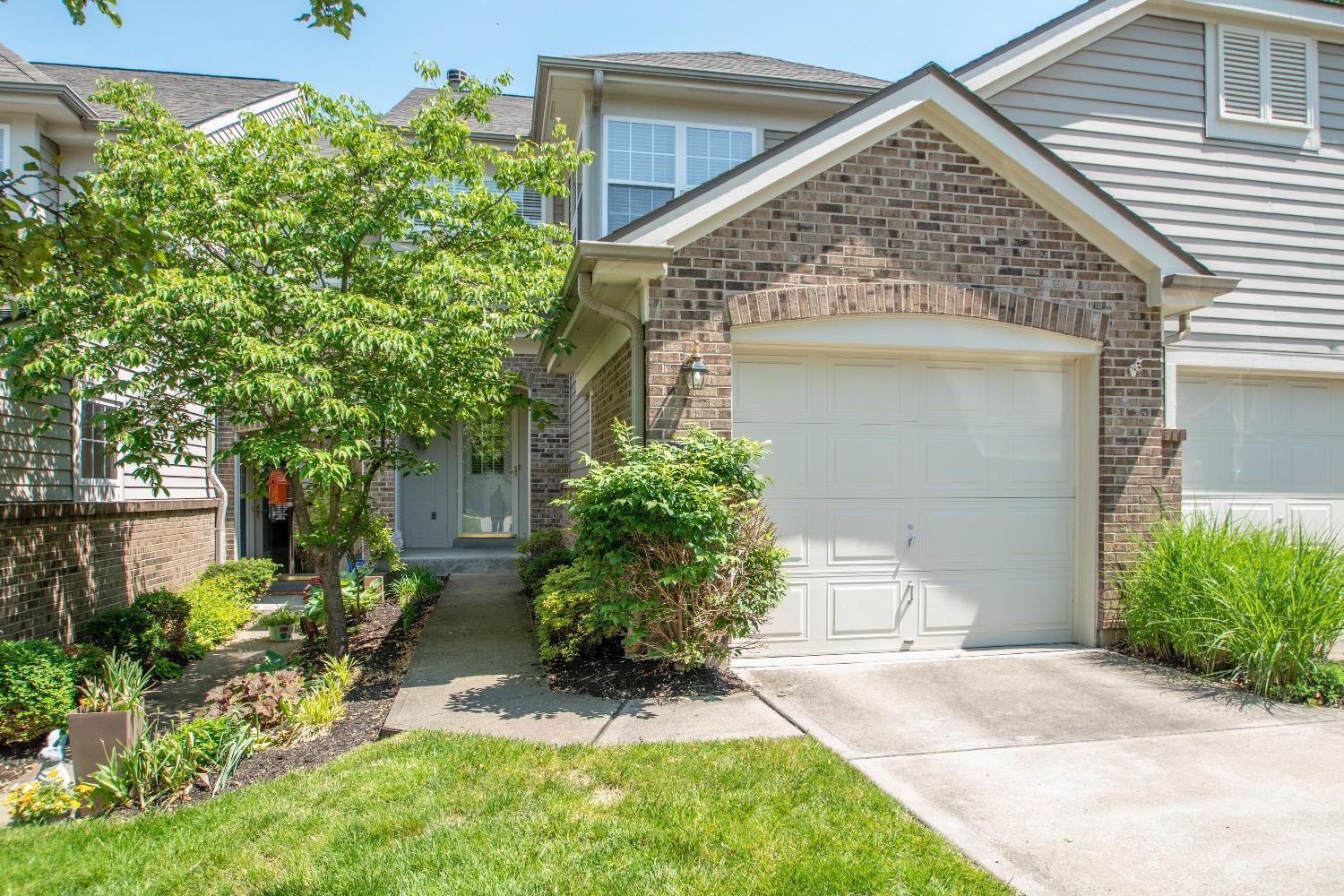 Property Photo: 2472 Walnutview Ct OH 45230