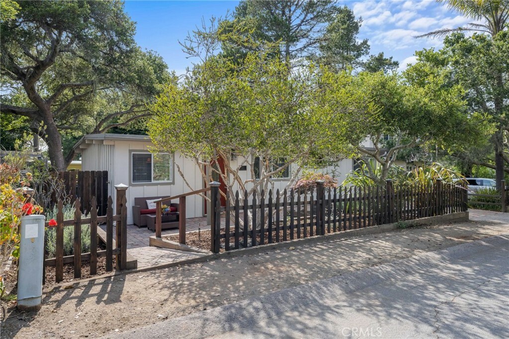 Property Photo:  2571 Wilcombe Drive  CA 93428 