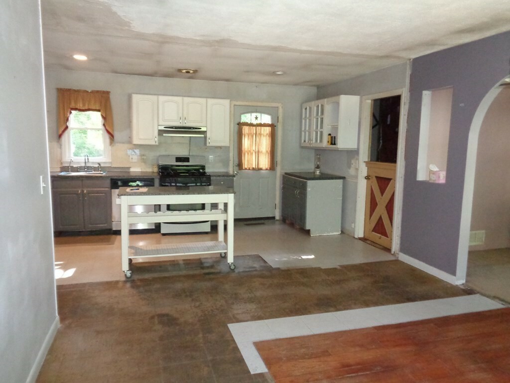 Property Photo:  9 Country Ln  MA 02053 