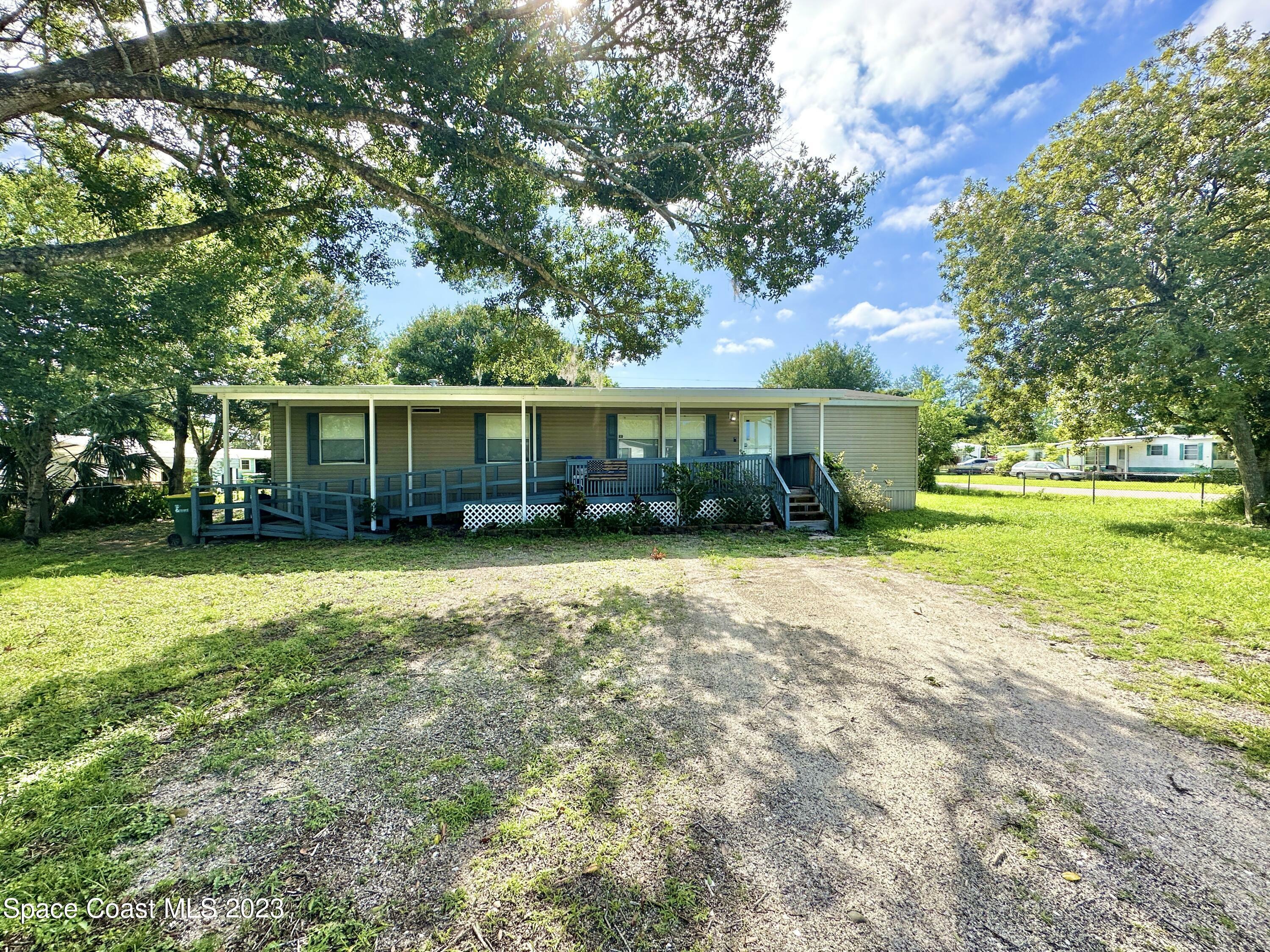 Property Photo: 3303 Turnbull Road FL 32754