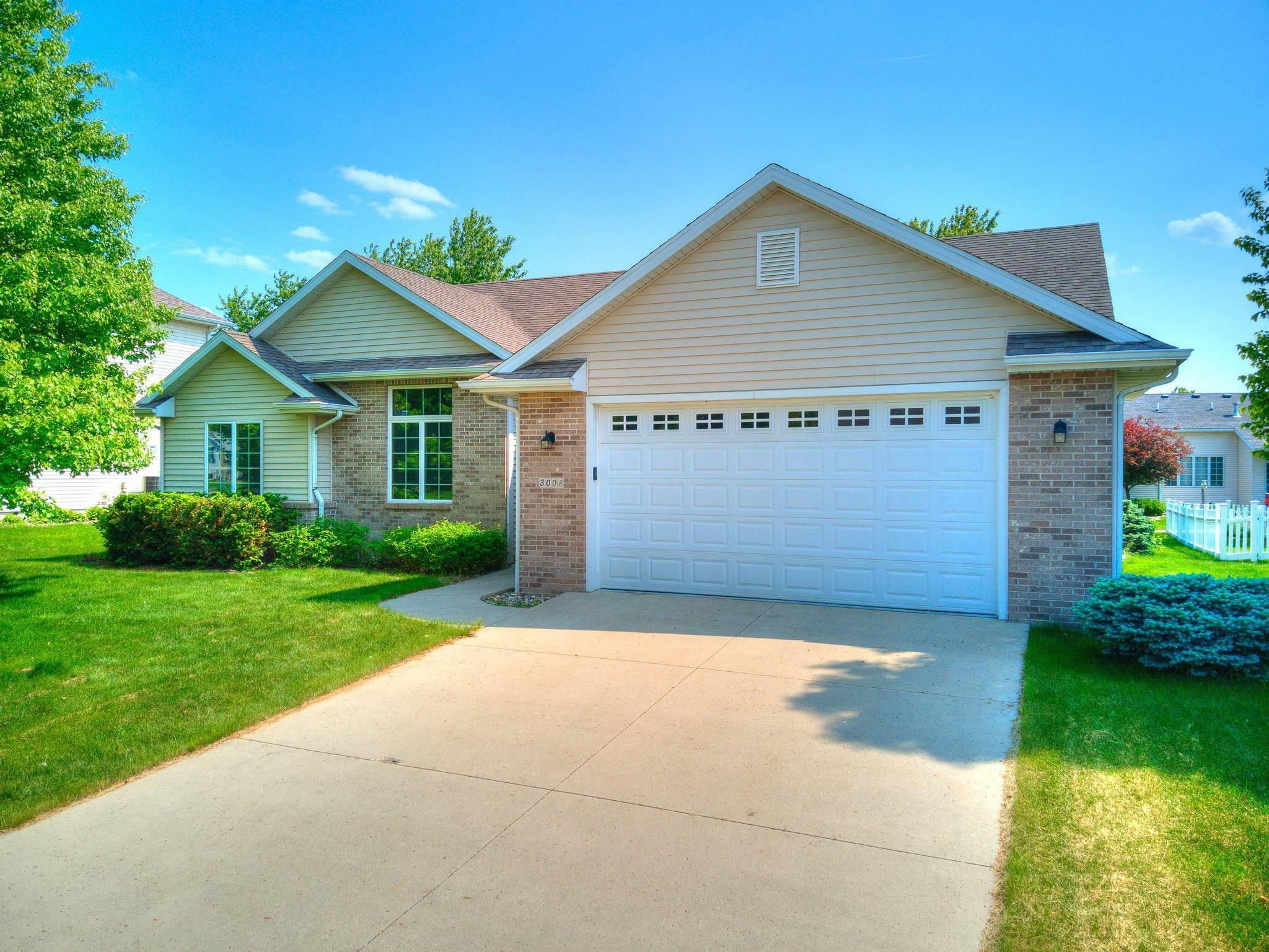 Property Photo:  3008 Roxboro Drive  IA 50010 