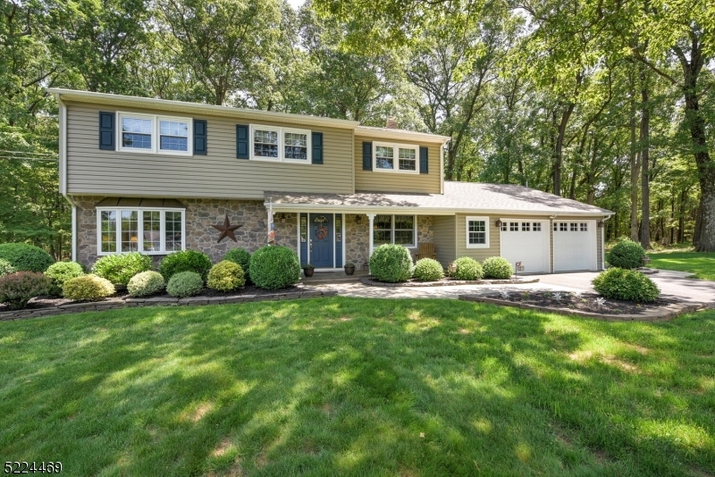 Property Photo:  10 Demott Dr  NJ 08889 