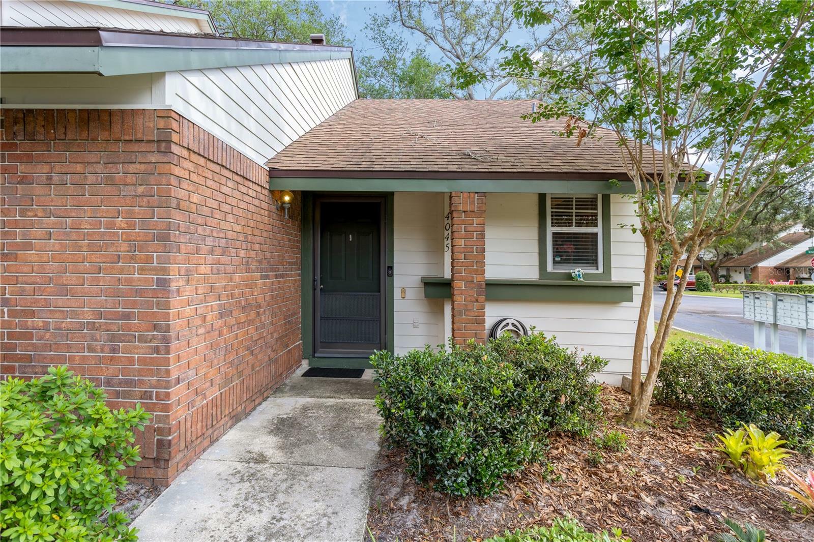 Property Photo:  4045 E Maryland Place  FL 32707 