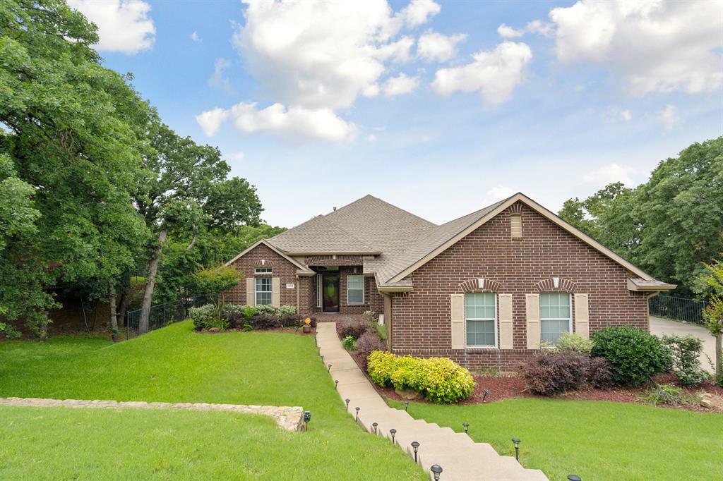 Property Photo: 1404 Blue Quail Run TX 76036