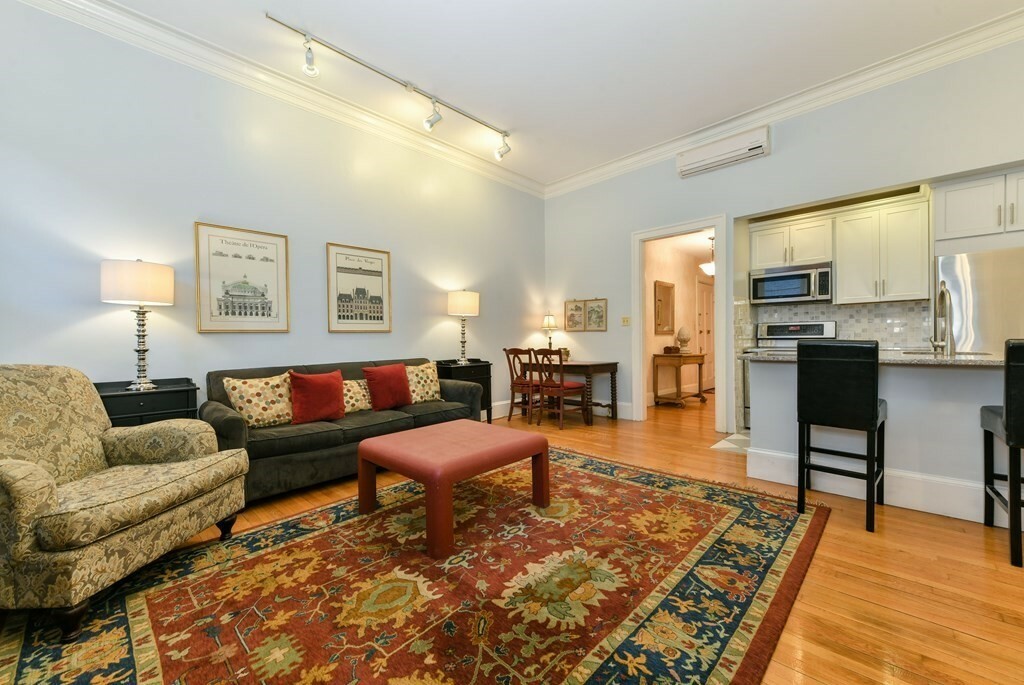 Property Photo:  86 Commonwealth Ave 2R  MA 02126 