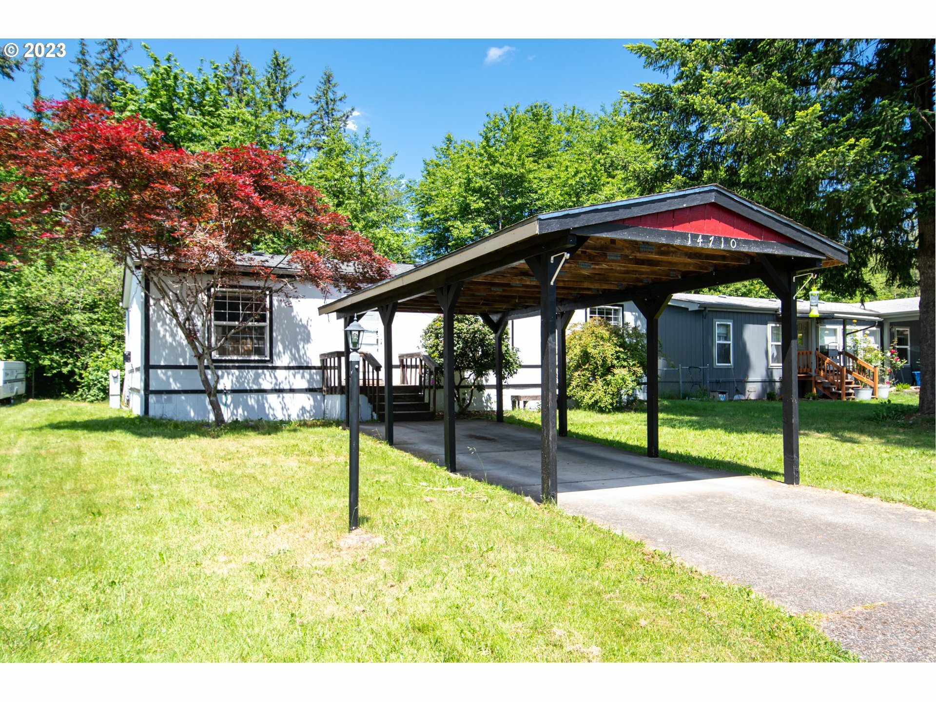 Property Photo: 14710 NE 85th Cir 12 WA 98682