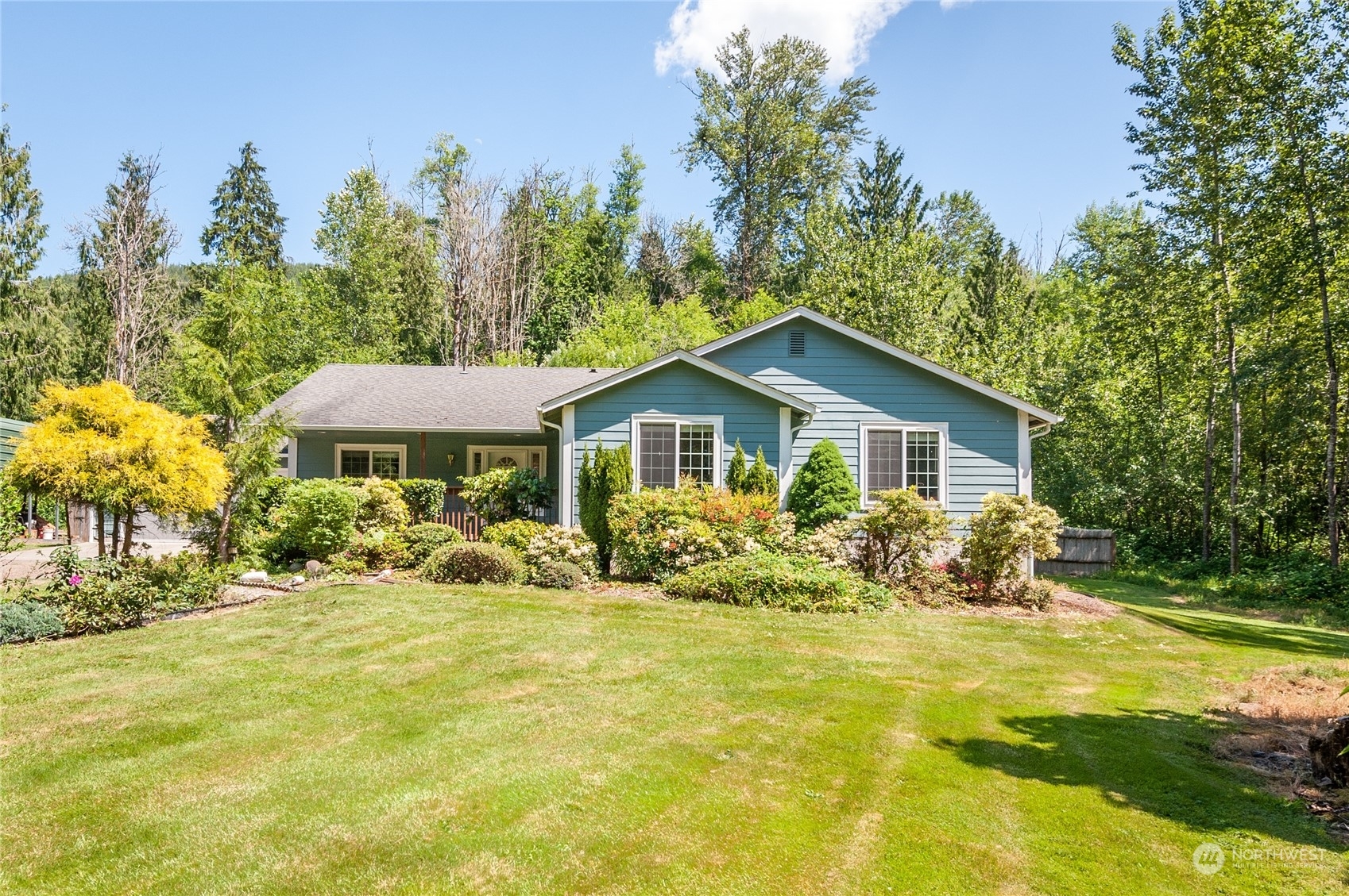 Property Photo:  170 Beauvais Road  WA 98626 