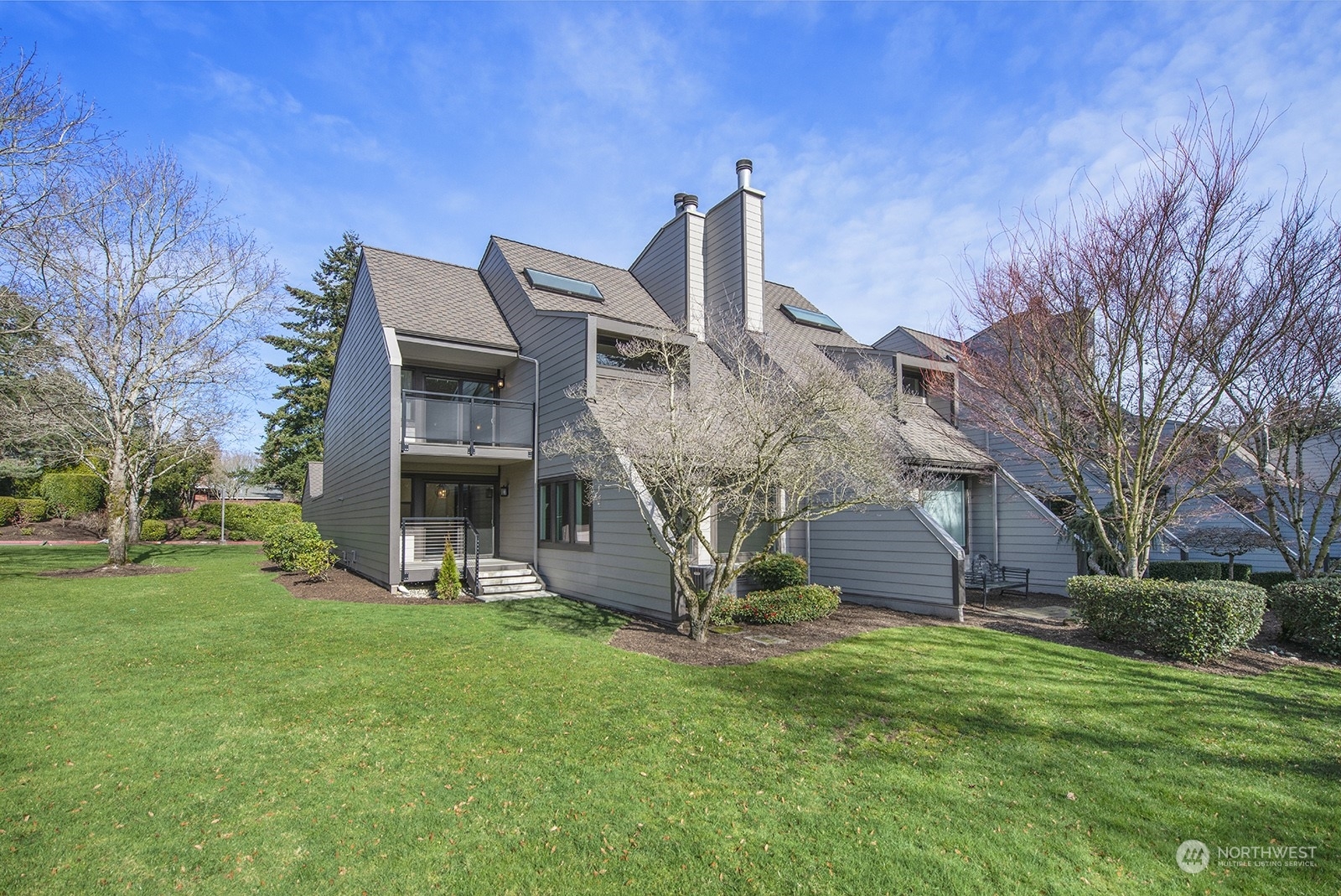 10201 NE 19th Place  Bellevue WA 98004 photo