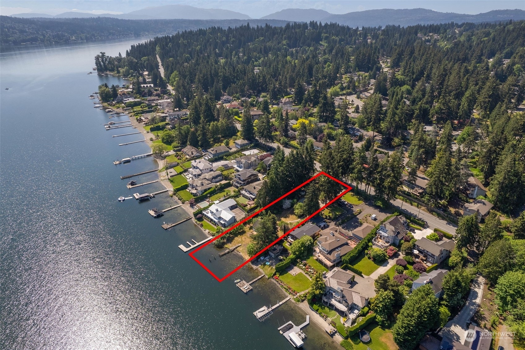 Property Photo:  3270 W Lake Sammamish Parkway NE  WA 98052 