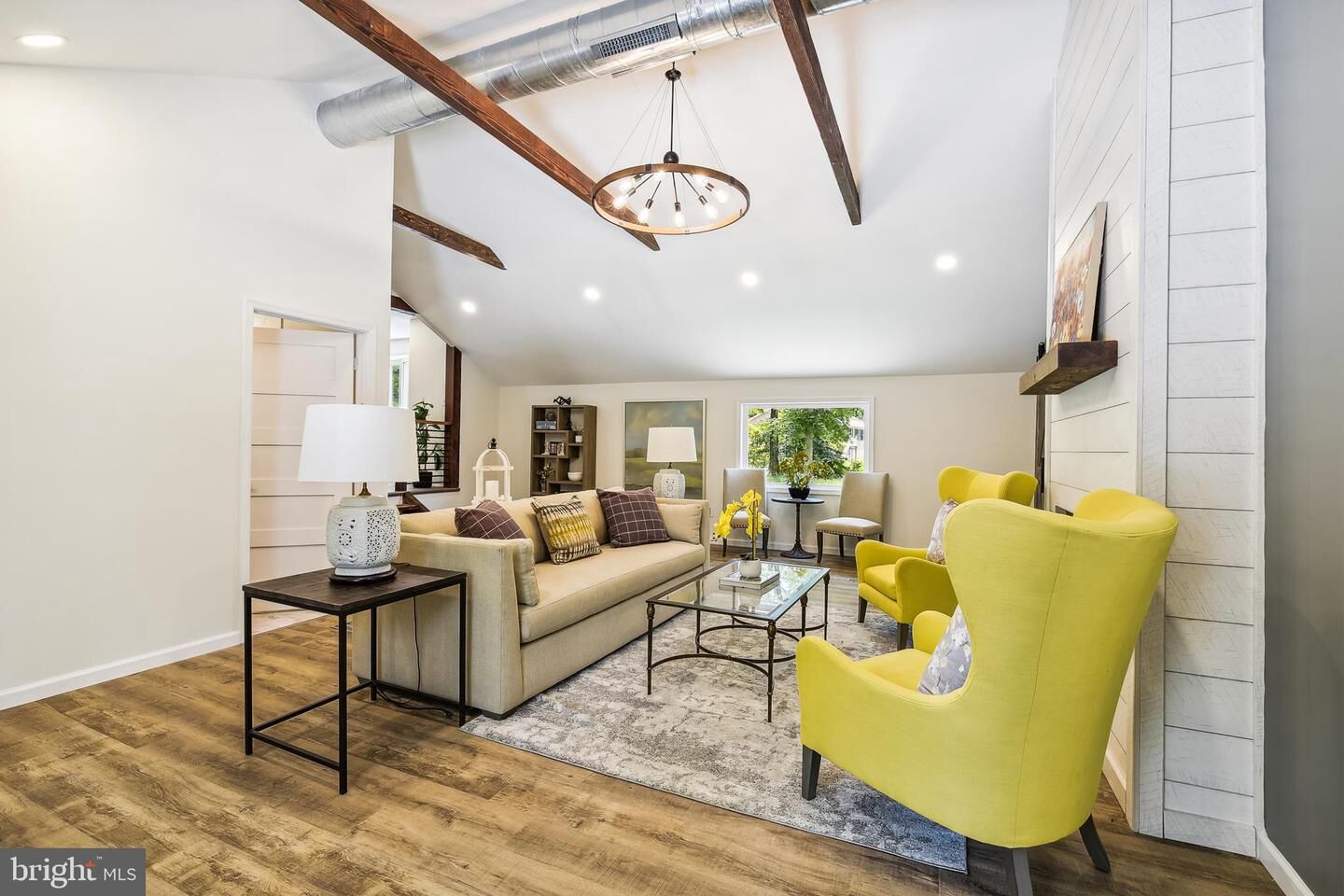 Property Photo:  913 Middle Road  MD 21220 