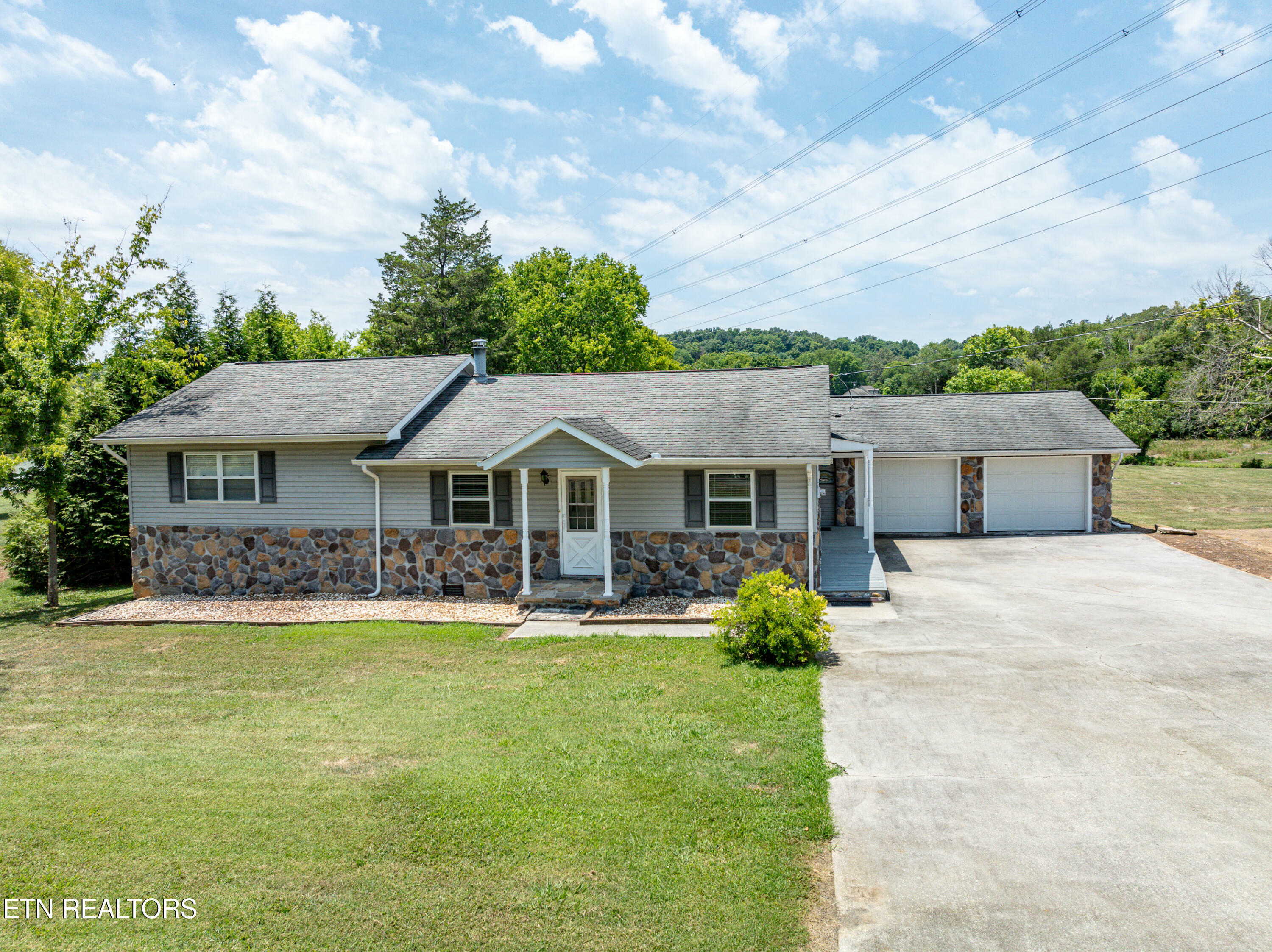 Property Photo:  118 Valley Court  TN 37737 