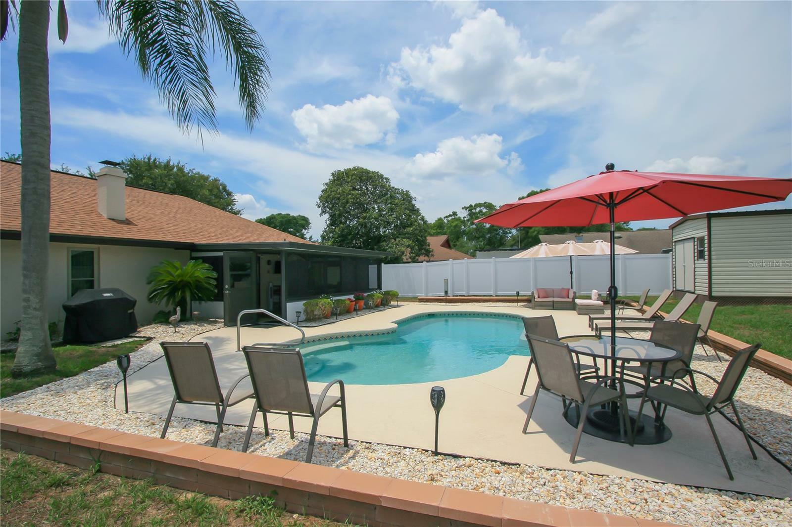 Property Photo:  935 Hillrise Drive  FL 33510 