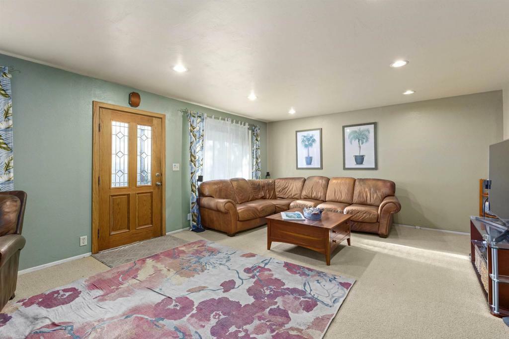 Property Photo: 1310 Moreno Way CA 92054