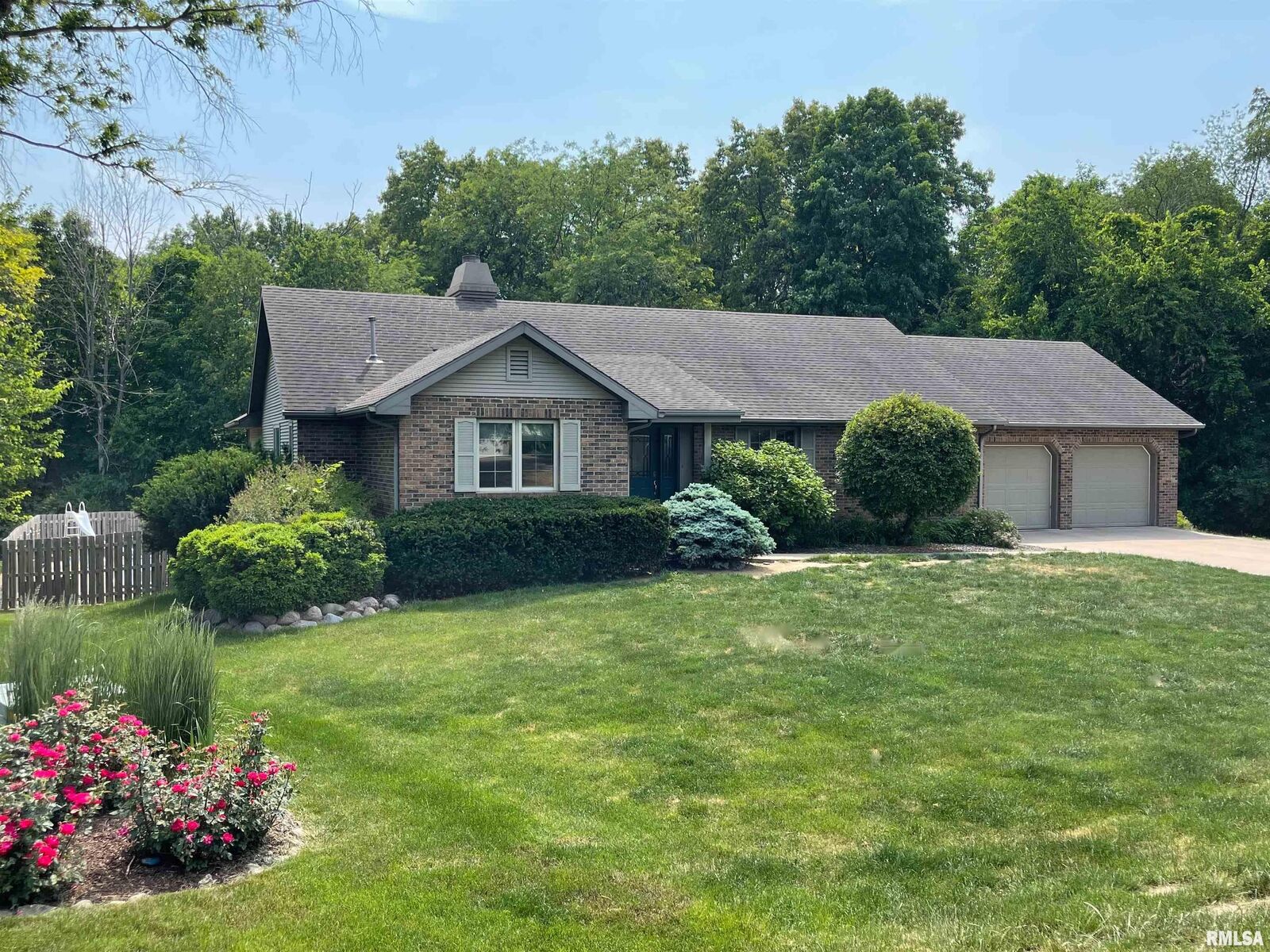 House for sale in Germantown Hills 704 Bayside Circle, Germantown