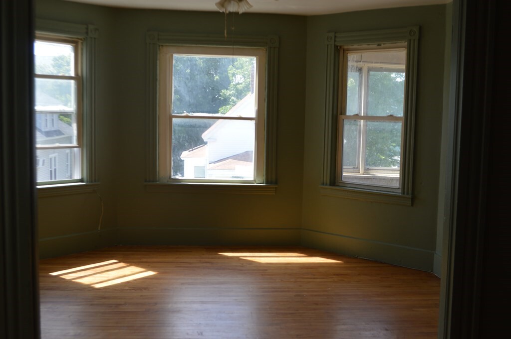 Property Photo: 16 Orient Street 2 MA 01604