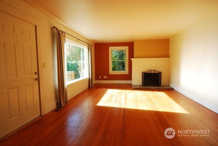 Property Photo: 18319 Ashworth Avenue N WA 98133