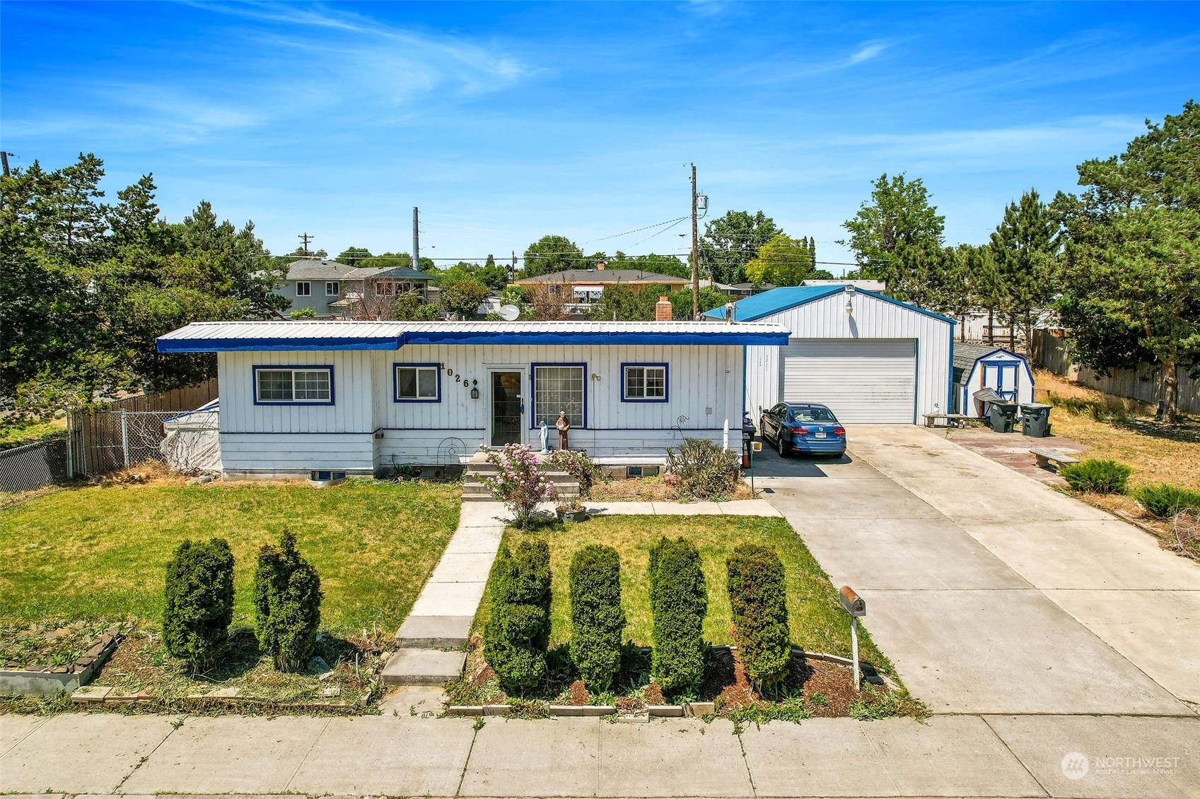 Property Photo:  1026 W Charlotte Street  WA 98837 