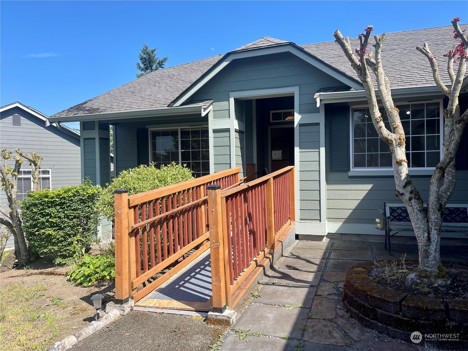 Property Photo:  5122 Nathan Loop SE  WA 98092 