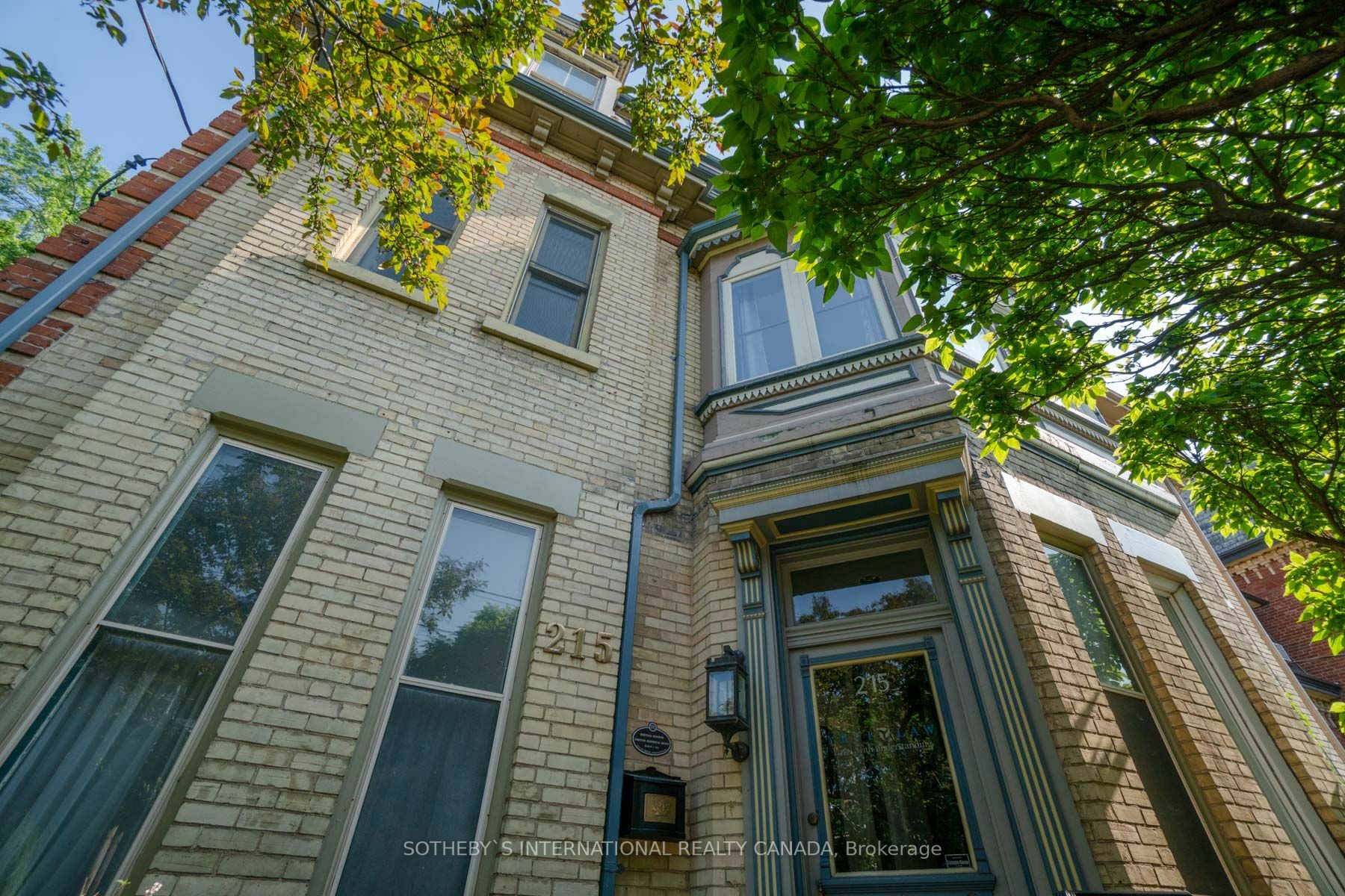 215 Carlton St  Toronto ON M5A2K9 photo