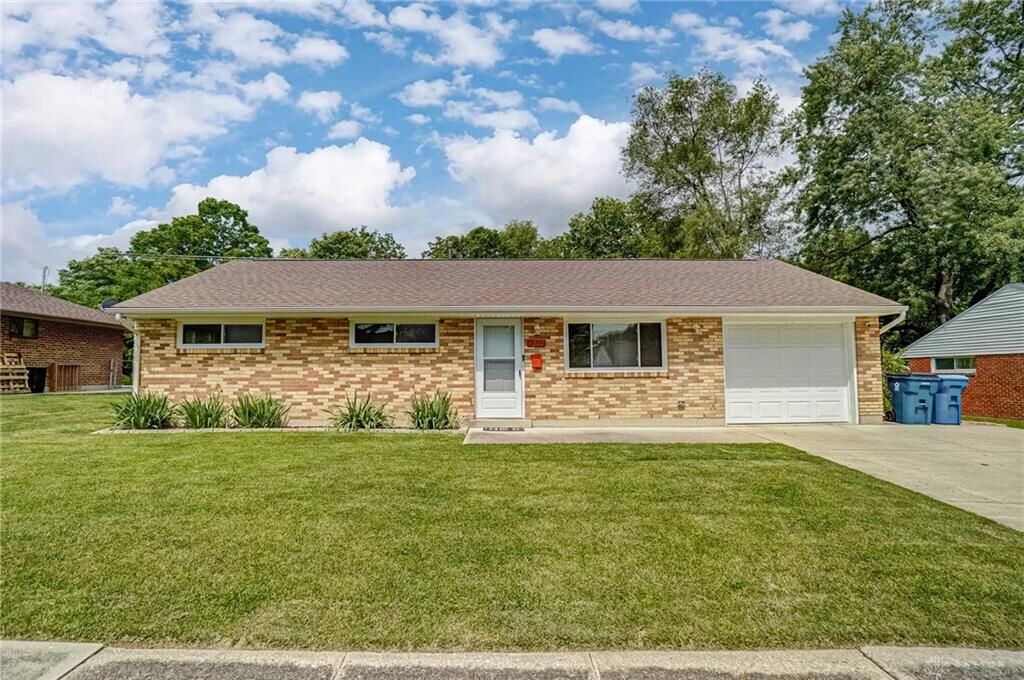 Property Photo: 6207 Falkland Drive OH 45424