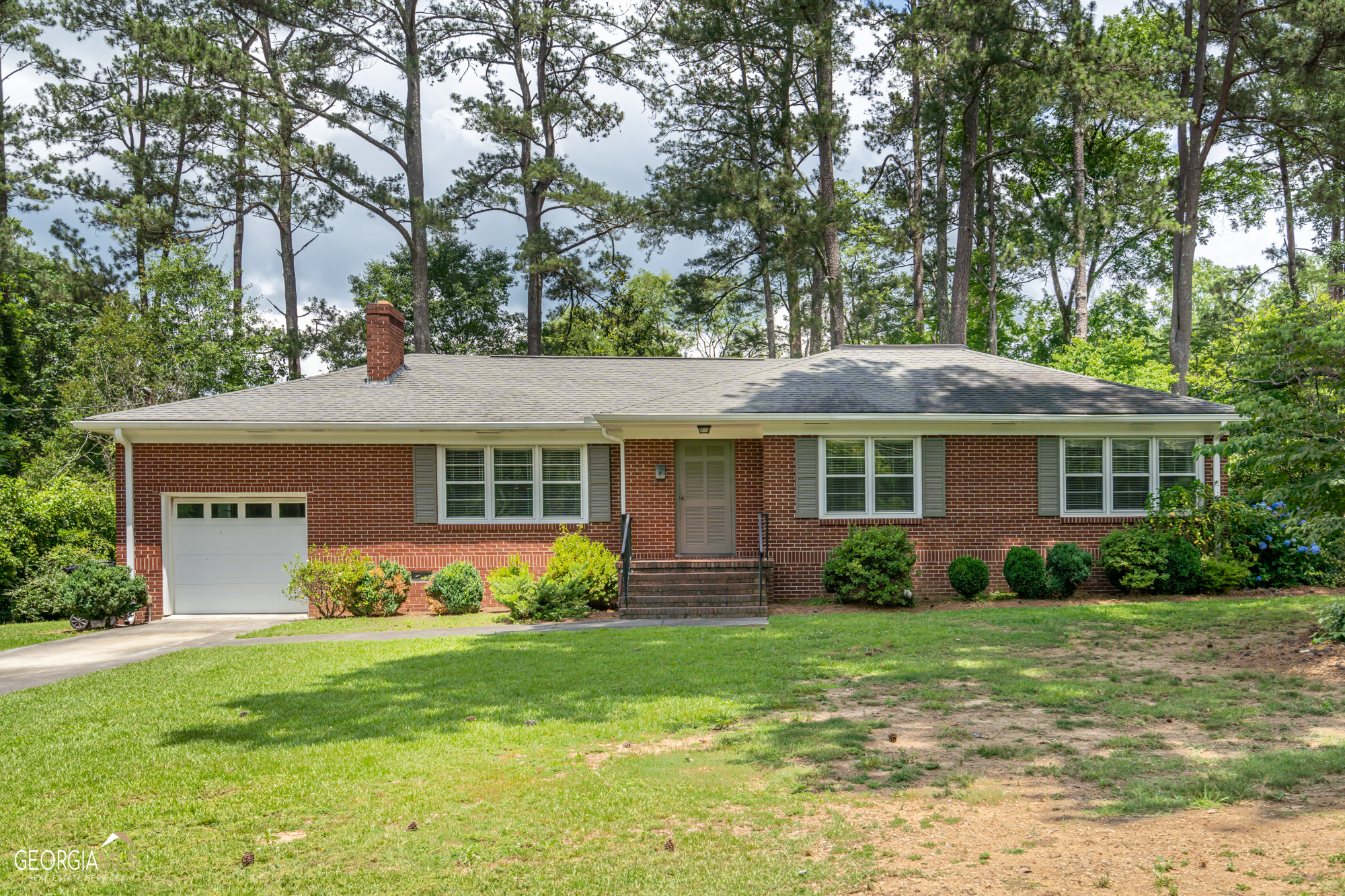 Property Photo:  19 Ridgewood Road SW  GA 30165 