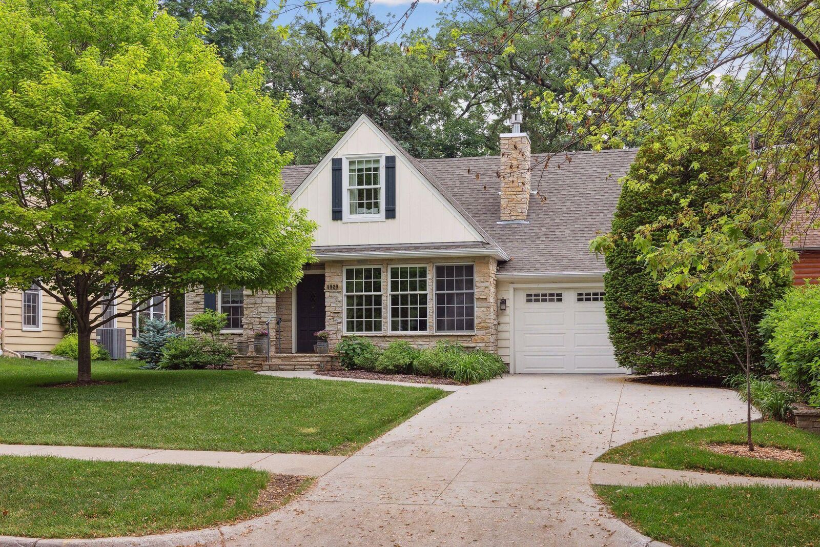 Property Photo: 4929 Maple Road MN 55424