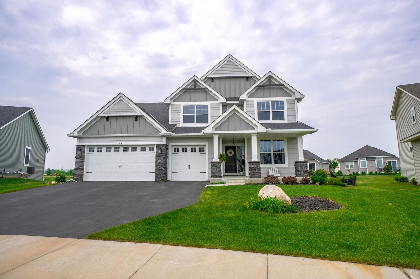 Property Photo:  604 Juno Avenue N  MN 55042 