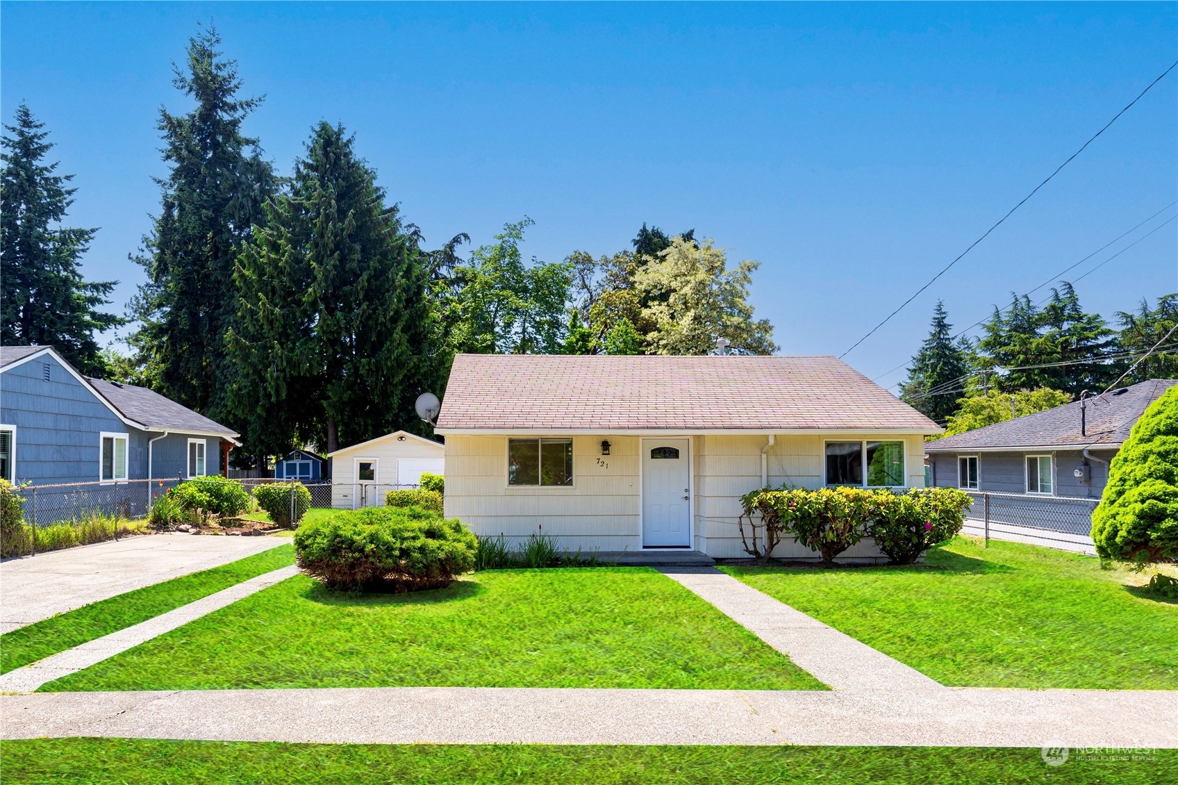 Property Photo:  721 SW 106th Street  WA 98146 