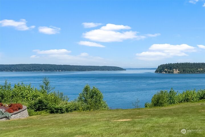 Property Photo:  2601  64th Street NW  WA 98335 