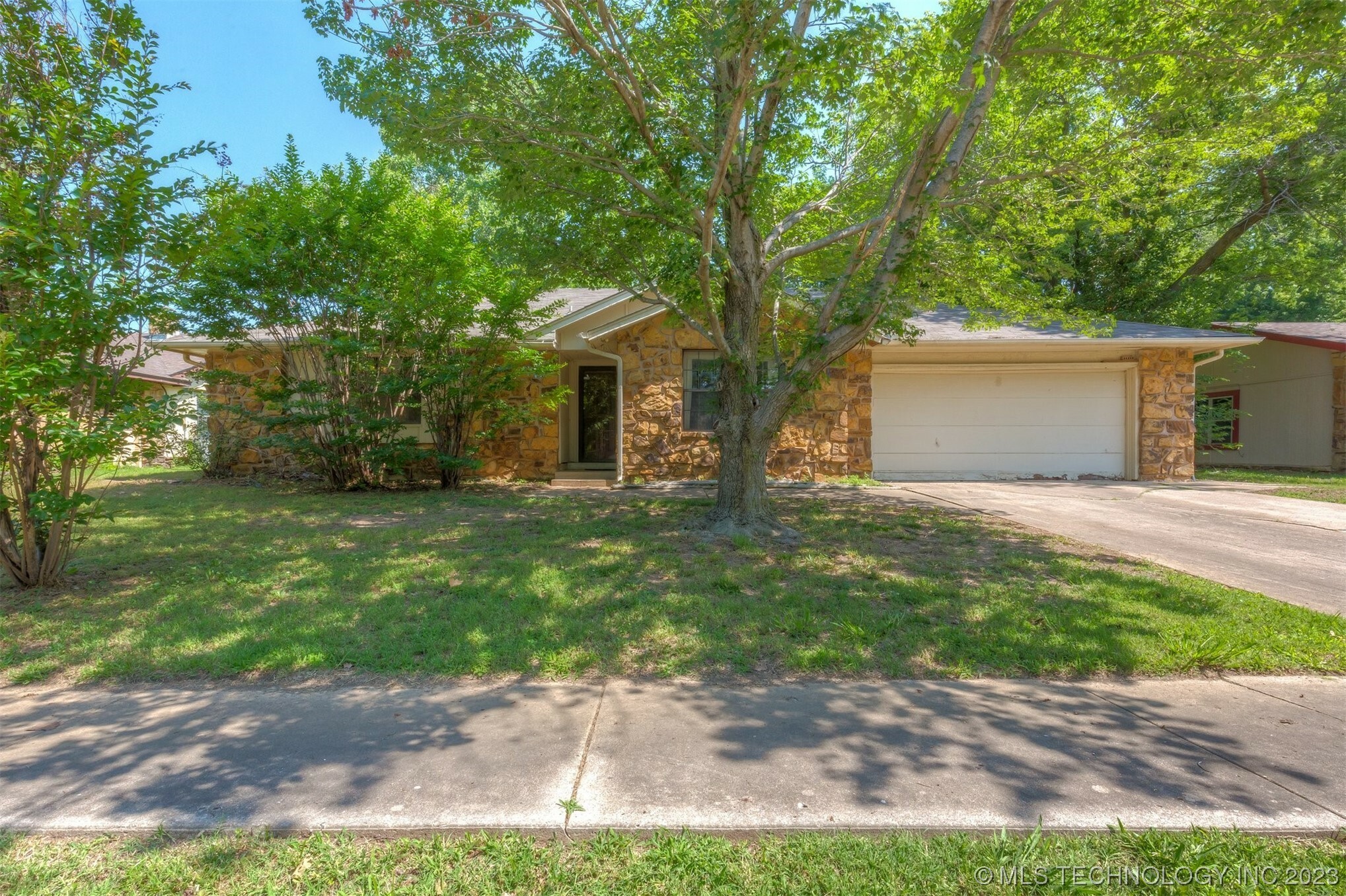 Property Photo:  2508 E El Paso Street  OK 74014 