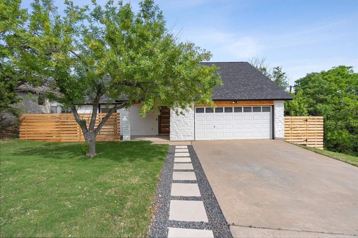 Property Photo: 11214 Hidden Bluff Drive TX 78754