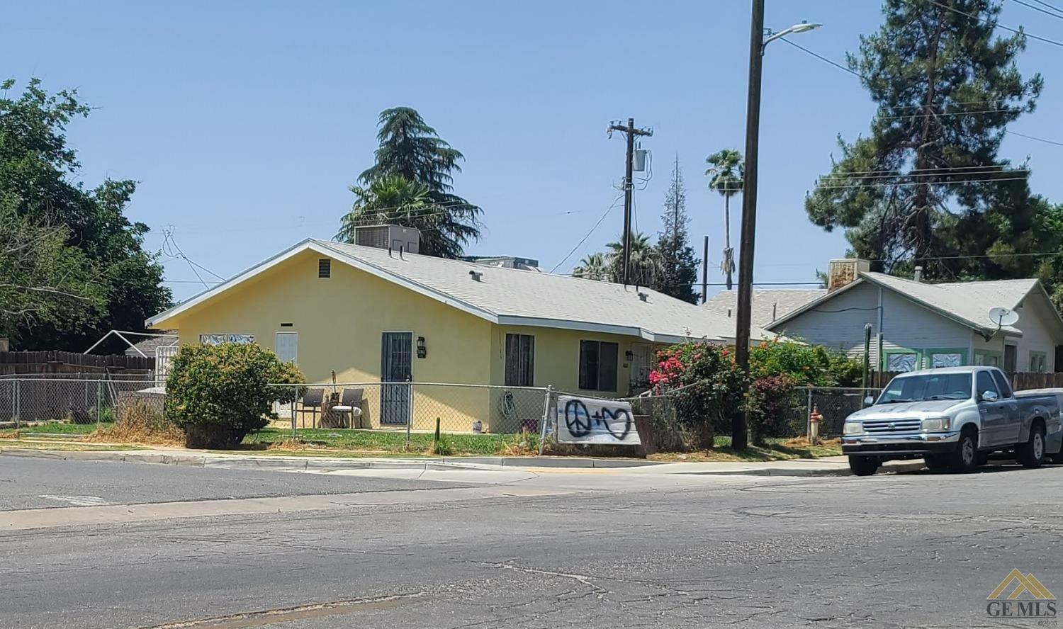 Property Photo:  1001 Oildale Drive  CA 93308 