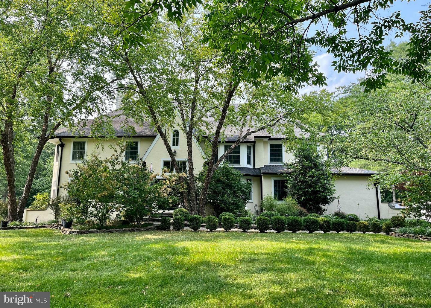 Property Photo:  6 Linden Lane  NJ 08534 