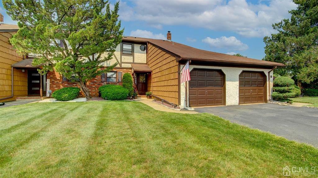 Property Photo:  10 Cheltenham Place  NJ 08872 