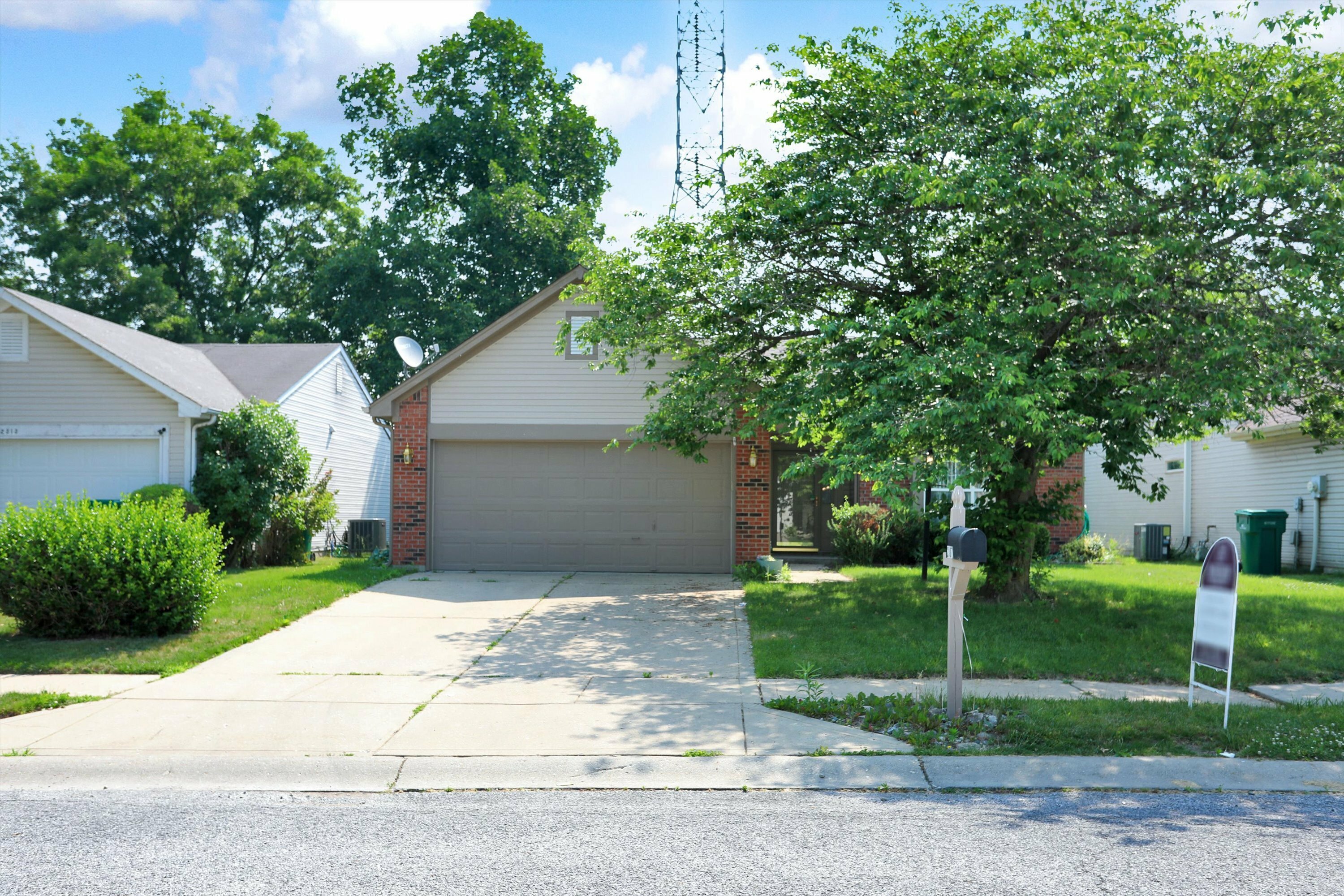 2307 Rolling Oak Drive  Indianapolis IN 46214 photo