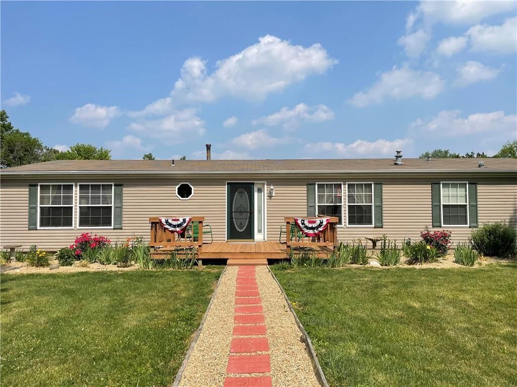 Property Photo:  1238 N County Road 2200E   62420 