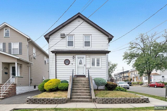 Property Photo:  69 Arlington Boulevard  NJ 07031 