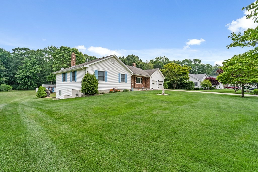Property Photo:  8 Plainville Cir  MA 01075 