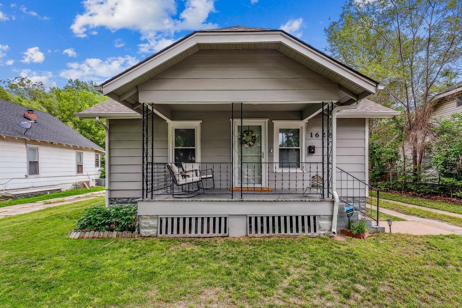 Property Photo: 1628 S Palisade Ave KS 67213