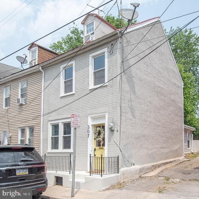 507 Beaver Street  Lancaster PA 17603 photo