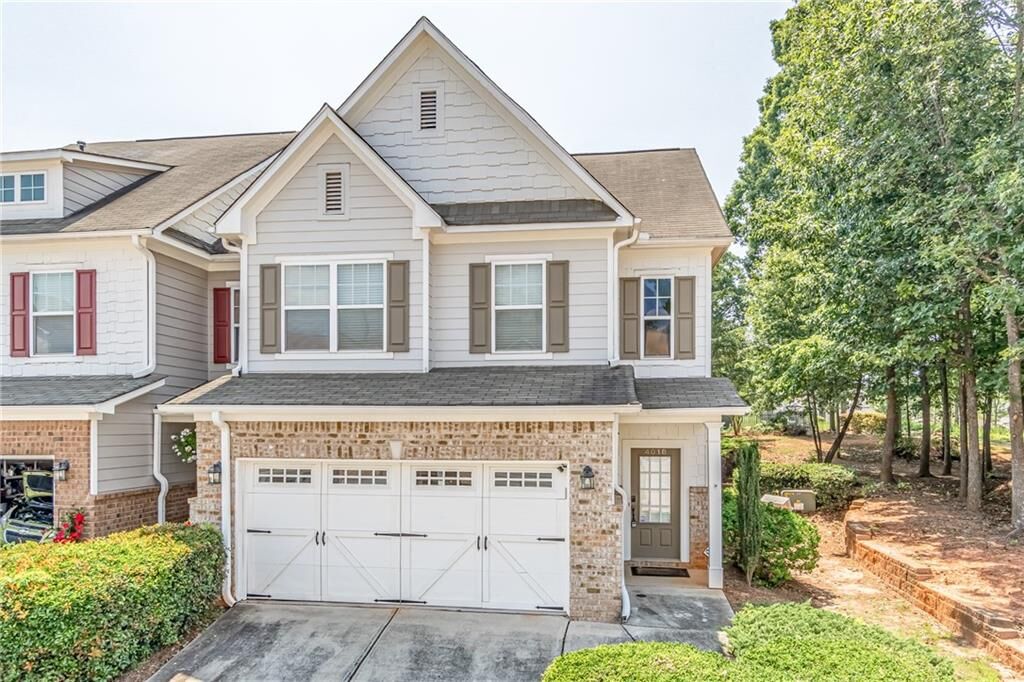 Property Photo: 4018 Fireoak Drive GA 30032